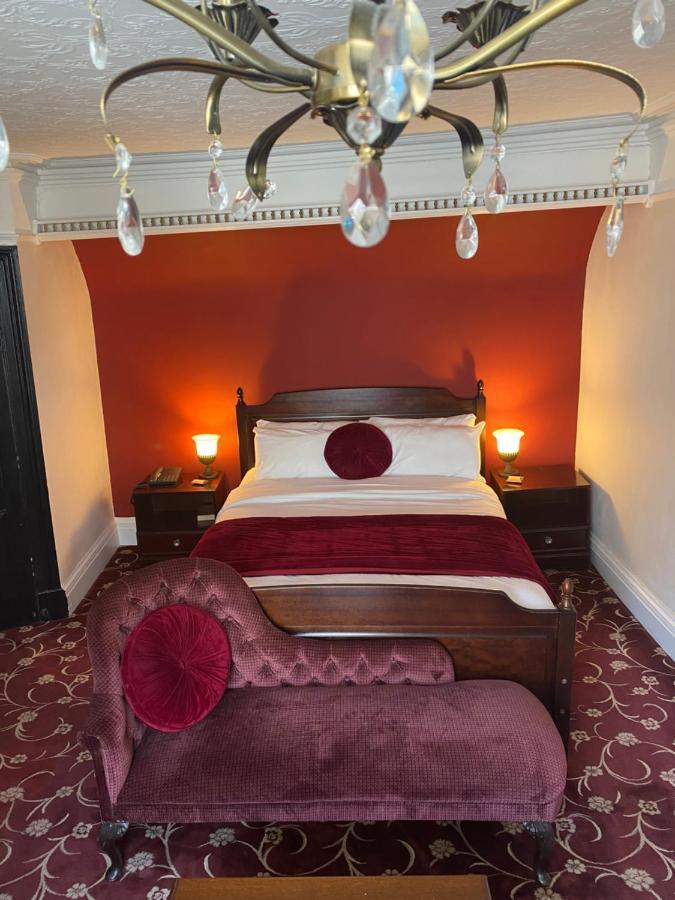 The Tudor Hotel Бриджвота Экстерьер фото